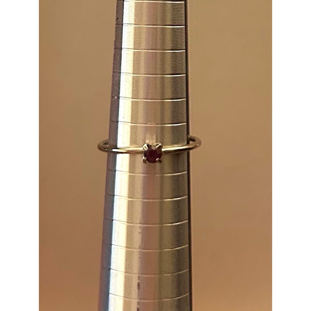 Silver Tone Metal Band Ring Prong Set Round Purple Stone 1 Gem Size 8